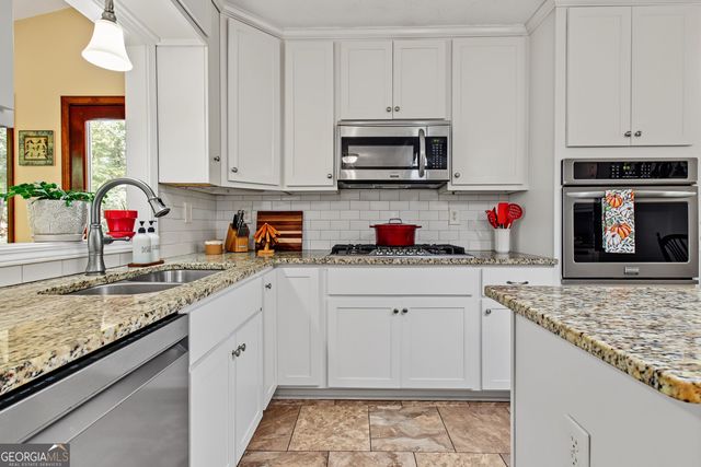 100 Hillside Drive, Fayetteville, GA 30214