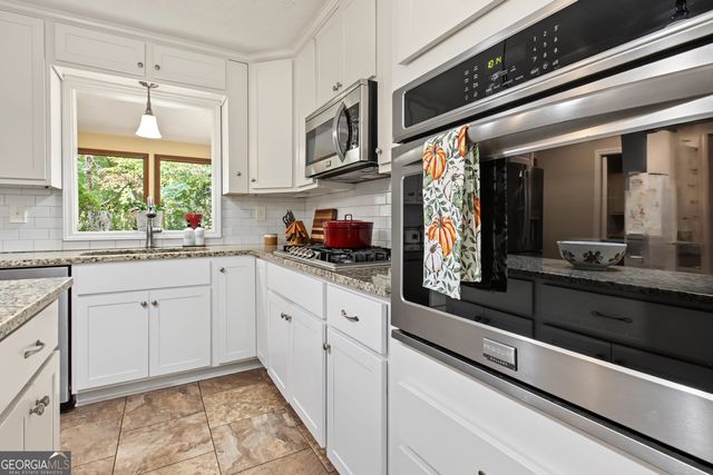 100 Hillside Drive, Fayetteville, GA 30214