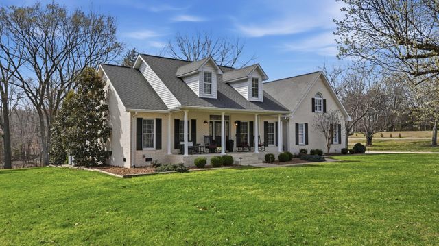 517 Bluff Dr, Winchester, TN 37398