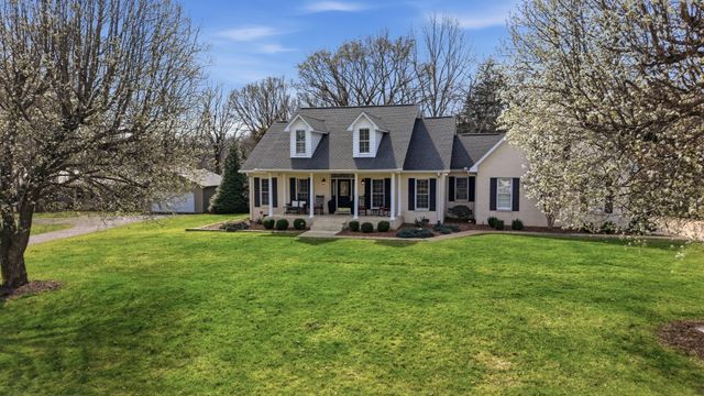 517 Bluff Dr, Winchester, TN 37398