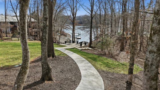 517 Bluff Dr, Winchester, TN 37398