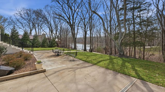 517 Bluff Dr, Winchester, TN 37398