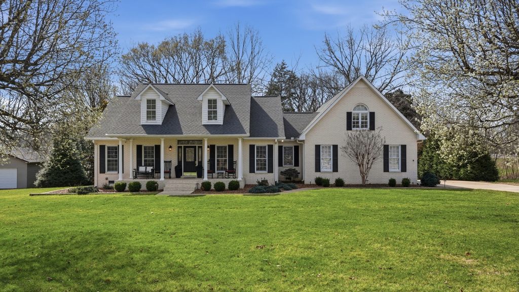 517 Bluff Dr, Winchester, TN 37398