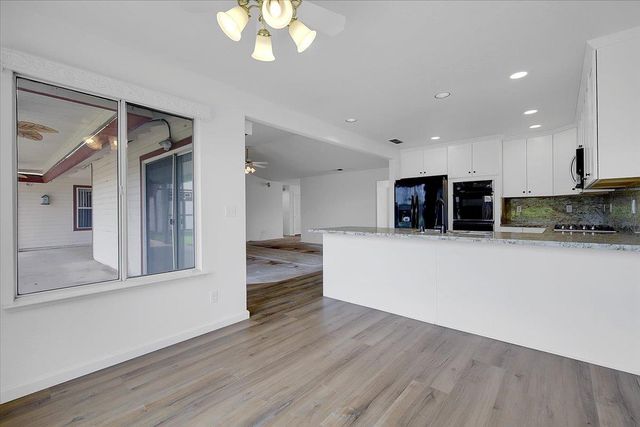 3271 Stonegate Dr, Yuba City, CA 95993