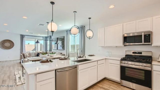 15796 W WINSLOW Avenue, Goodyear, AZ 85338