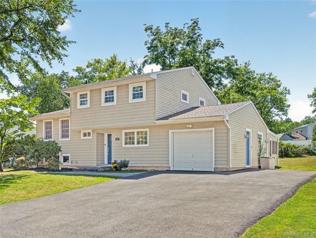 42 Chestnut Oval, Orangeburg, NY 10962