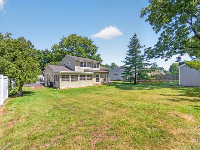 42 Chestnut Oval, Orangeburg, NY 10962
