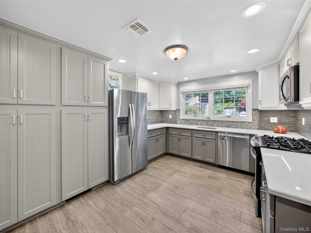42 Chestnut Oval, Orangeburg, NY 10962