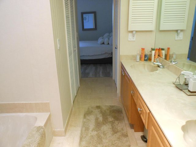 7472 LA PAZ Boulevard 309, Boca Raton, FL 33433