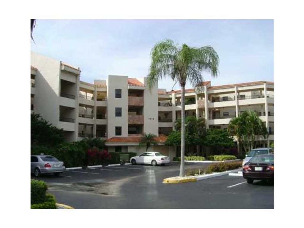 7472 LA PAZ Boulevard 309, Boca Raton, FL 33433