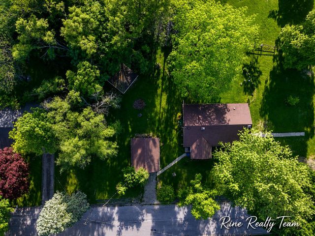 18 E Montgomery Street, Hillsdale, MI 49242