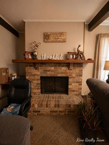 18 E Montgomery Street, Hillsdale, MI 49242