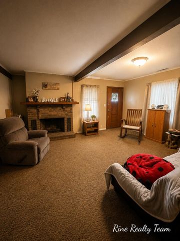 18 E Montgomery Street, Hillsdale, MI 49242