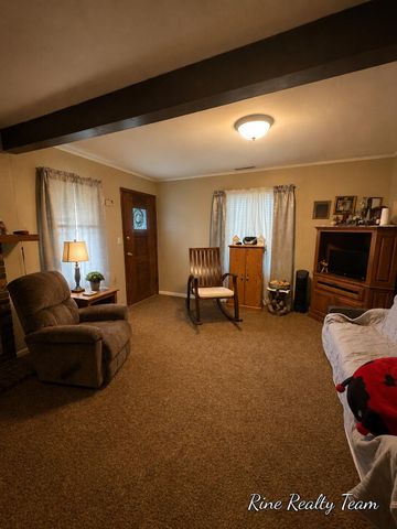 18 E Montgomery Street, Hillsdale, MI 49242