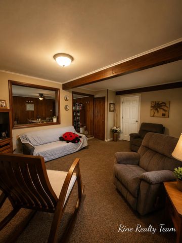 18 E Montgomery Street, Hillsdale, MI 49242