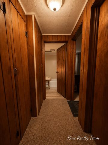 18 E Montgomery Street, Hillsdale, MI 49242