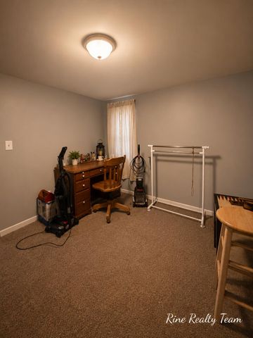 18 E Montgomery Street, Hillsdale, MI 49242