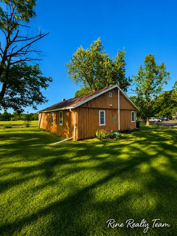 18 E Montgomery Street, Hillsdale, MI 49242