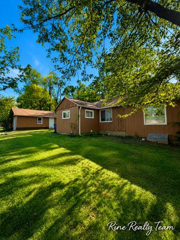 18 E Montgomery Street, Hillsdale, MI 49242