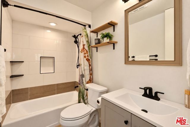 6315 Green Valley Circle 300, Culver City, CA 90230