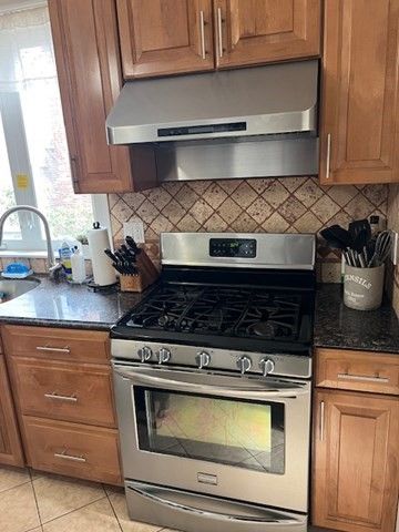 158 Willow St Boston 1, Boston, MA 02132