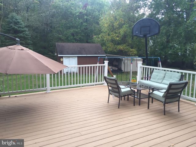 1983 HORSE SHOE DR, Vienna, VA 22182