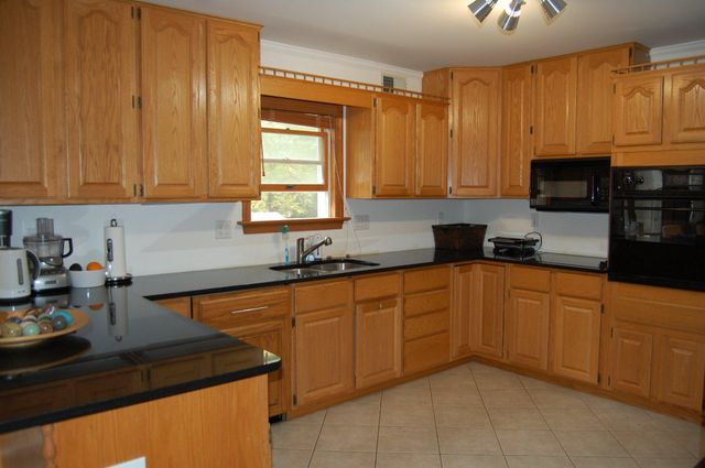 1983 HORSE SHOE DR, Vienna, VA 22182