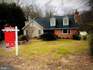 1983 HORSE SHOE DR, Vienna, VA 22182