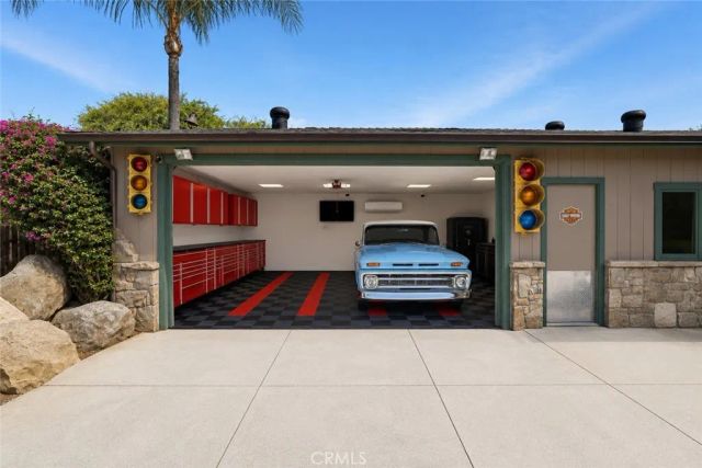 310 S Mountain Avenue, Monrovia, CA 91016