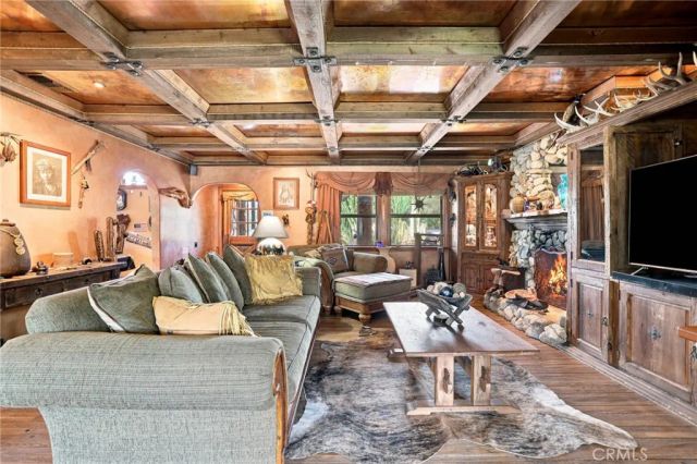 310 S Mountain Avenue, Monrovia, CA 91016