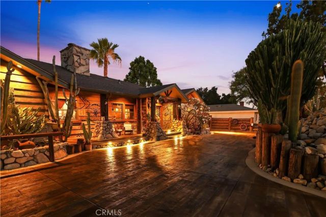 310 S Mountain Avenue, Monrovia, CA 91016