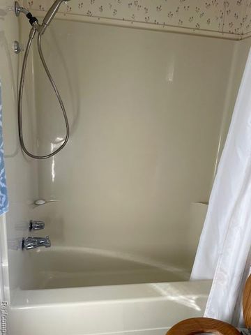 605 Cedar Court, Jonesville, MI 49250