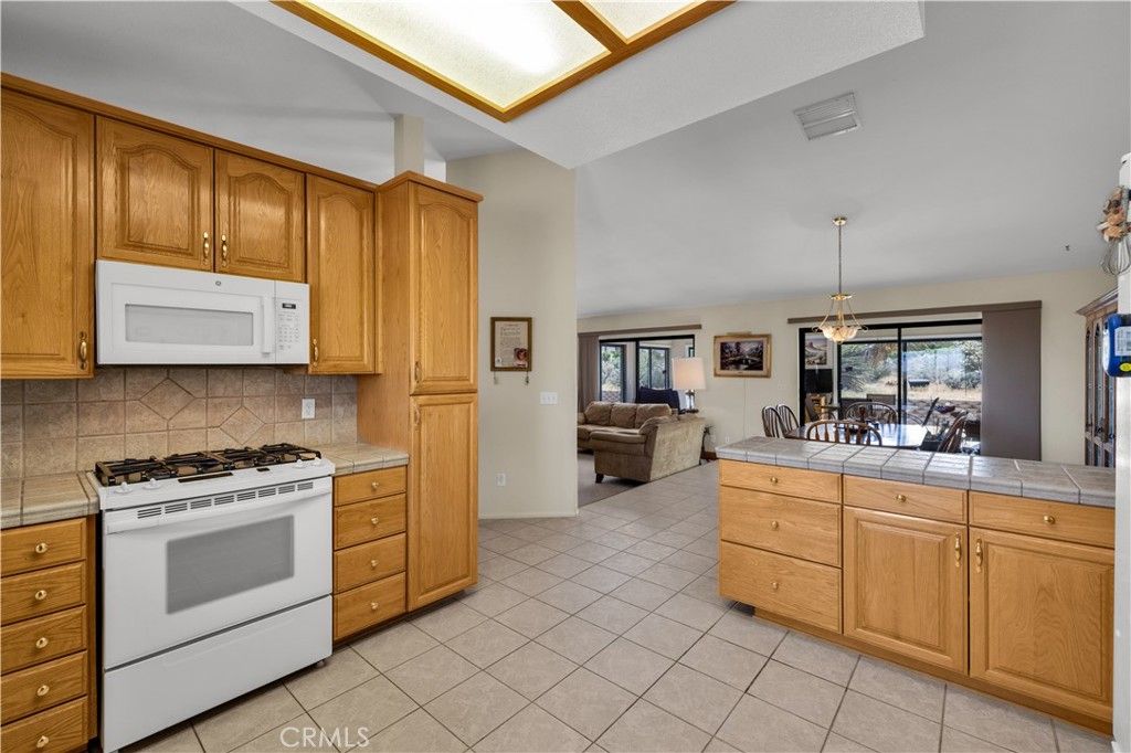 Image 13 of property listing at 58453 Lisbon Drive, Yucca Valley, CA 92284