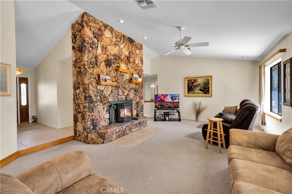 Image 7 of property listing at 58453 Lisbon Drive, Yucca Valley, CA 92284