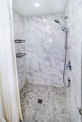 6841 Newburgh Road, Evansville, IN 47715