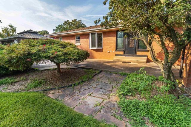 6841 Newburgh Road, Evansville, IN 47715