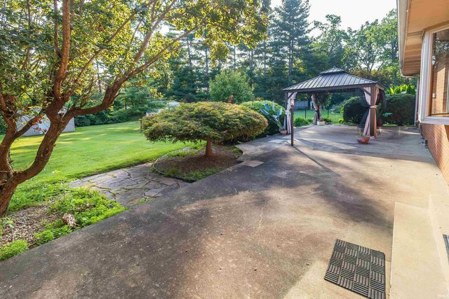 6841 Newburgh Road, Evansville, IN 47715