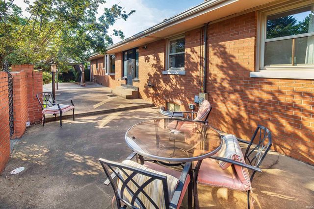 6841 Newburgh Road, Evansville, IN 47715