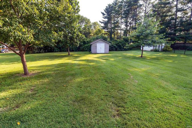 6841 Newburgh Road, Evansville, IN 47715