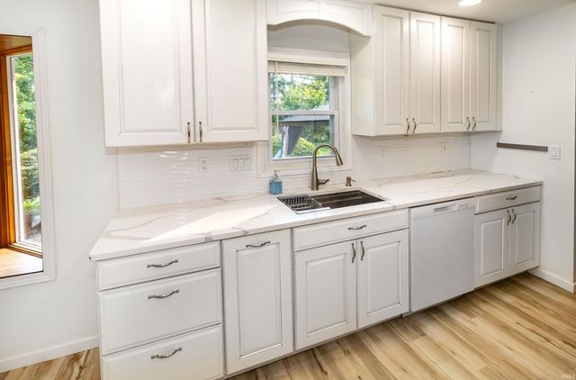 6841 Newburgh Road, Evansville, IN 47715