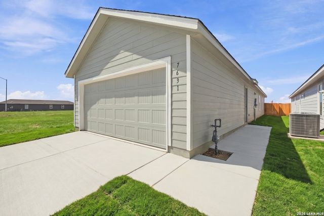 7631 India Star, San Antonio, TX 78263