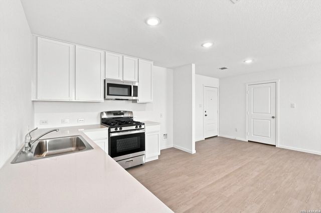 7631 India Star, San Antonio, TX 78263