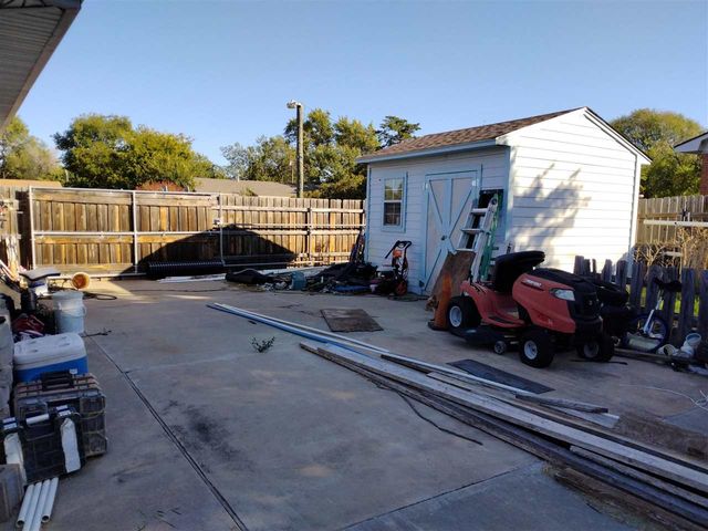 3832 NW Dearborn Ave, Lawton, OK 73505