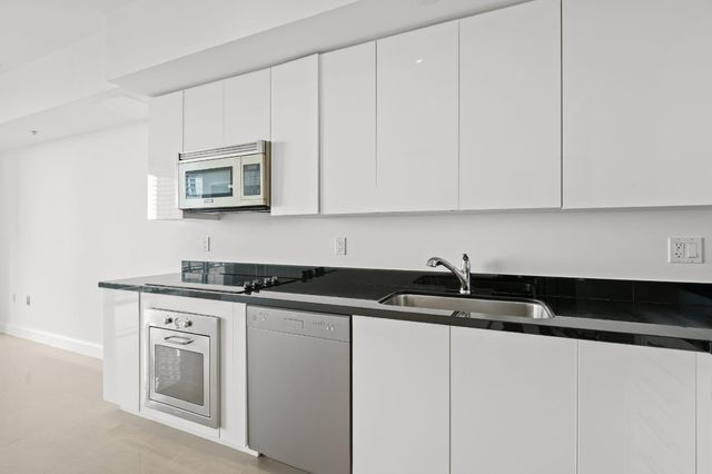 92 SW 3rd Street 1807, Miami, FL 33130