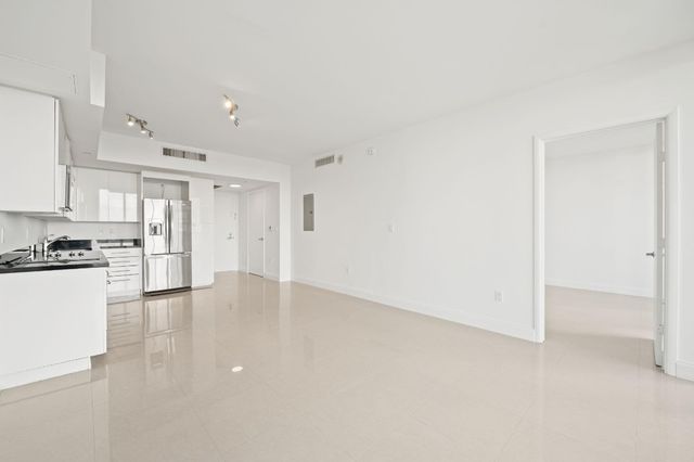 92 SW 3rd Street 1807, Miami, FL 33130