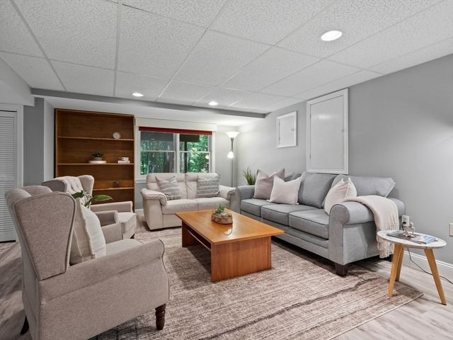 4 Quail Run 4, Acton, MA 01720