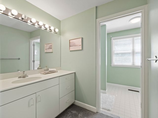 4 Quail Run 4, Acton, MA 01720