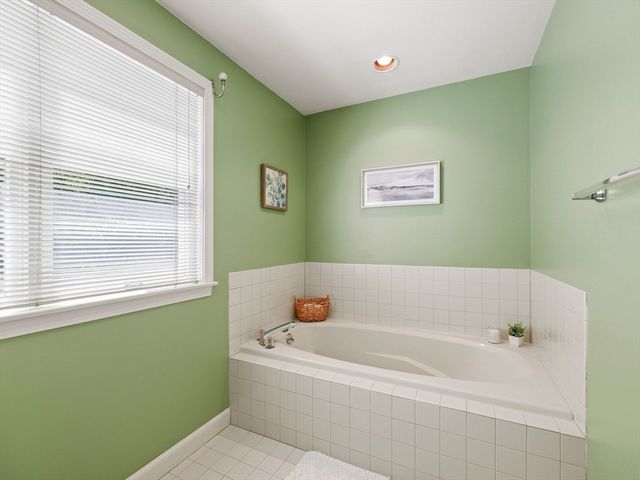 4 Quail Run 4, Acton, MA 01720