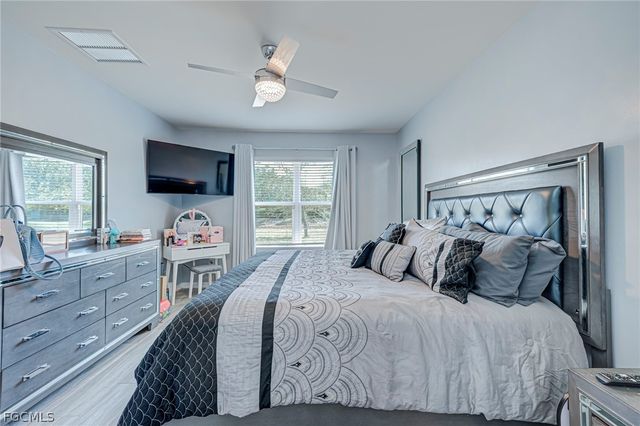 10313 Silver Pond LN, Lehigh Acres, FL 33936