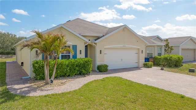 10313 Silver Pond LN, Lehigh Acres, FL 33936